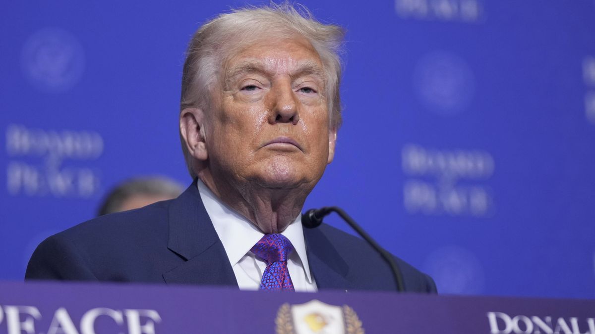 Trump si dal deset dní. Pokud se s Íránem neuzavře smysluplná dohoda, bude zle